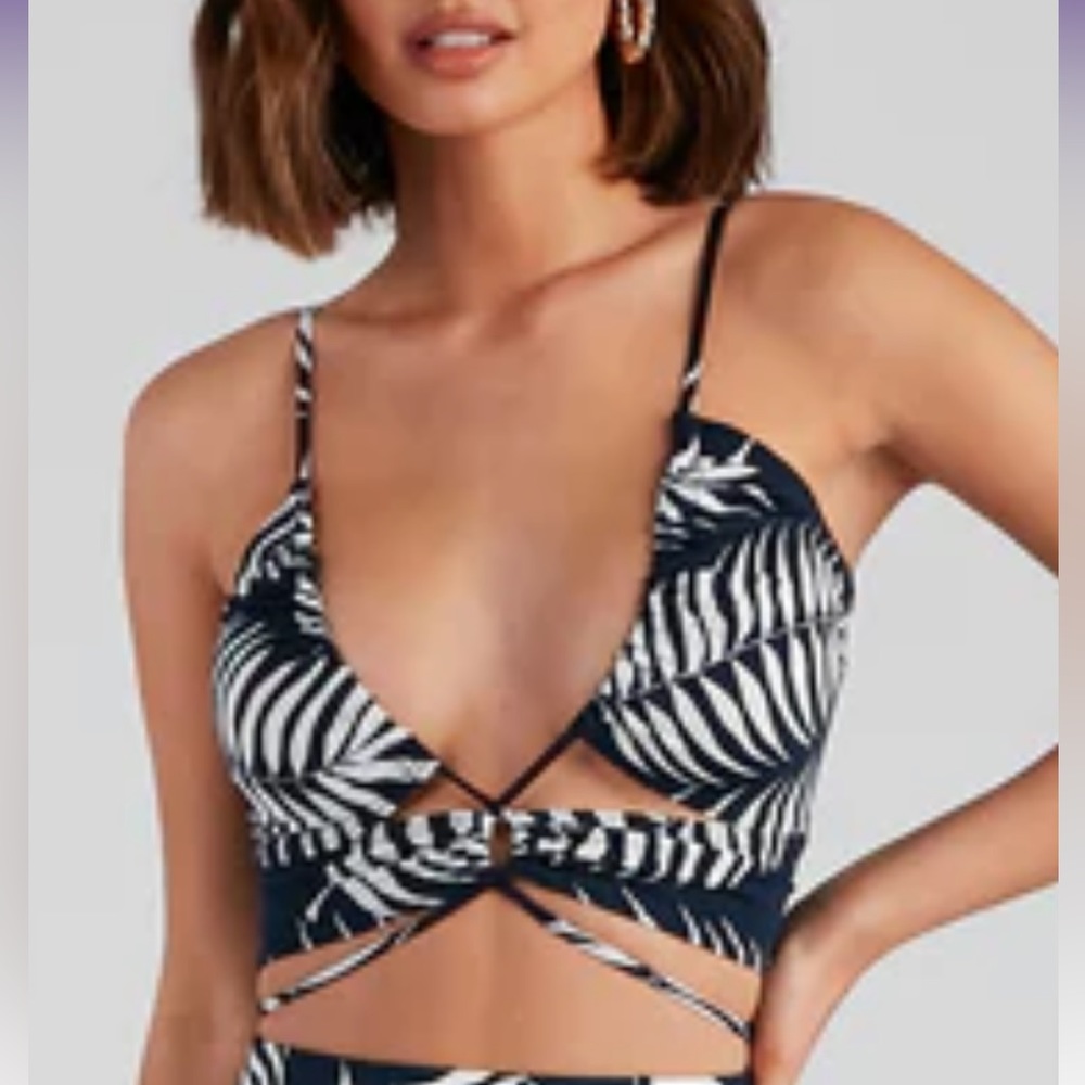Windsor navy tropical crop top size S